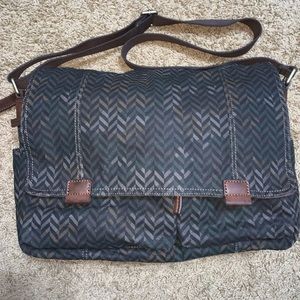 Fossil Messenger Bag Excellent Condition